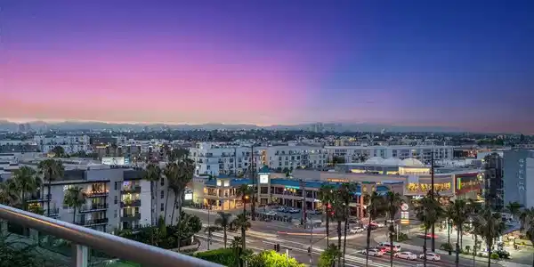 13600 Marina Pointe Drive