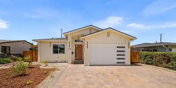 2448 Moraine Drive