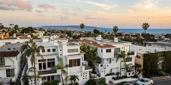 720 Manhattan Beach