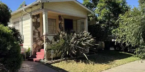 2233 85th Ave