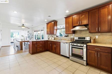 1700 64Th Ave
