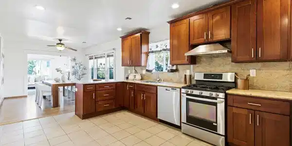 1700 64Th Ave