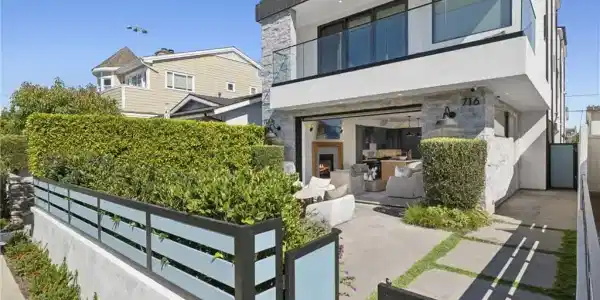 716 Heliotrope
