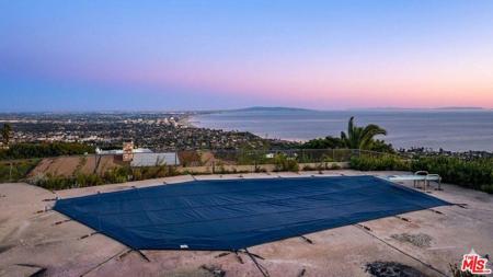 1377 Lachman Lane