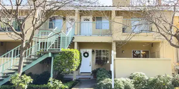 105 Sunnyhills Court