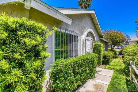 7876 Camino Huerta