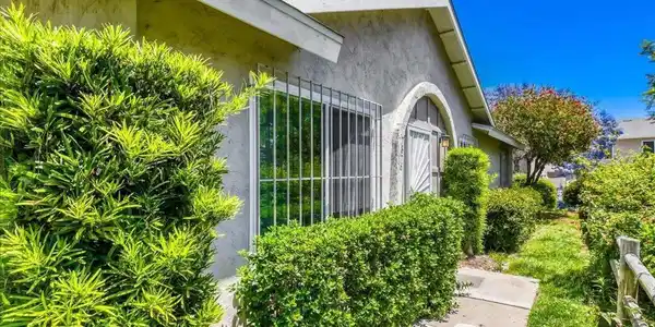 7876 Camino Huerta