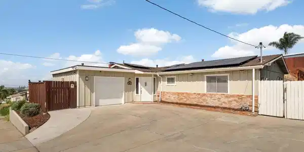 41 E Palomar