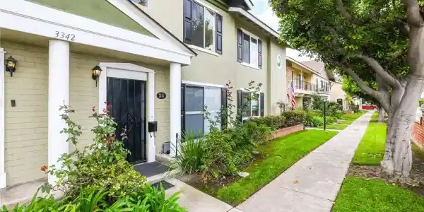 3342 Bradbury Road