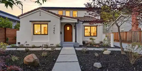 445 Iris Street