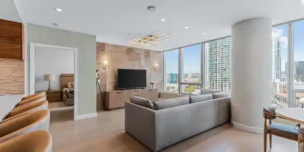 888 W E Street
