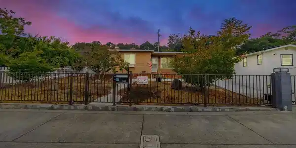 584 Fernando Dr