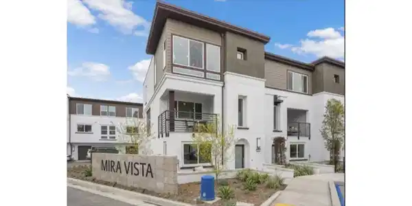 4860 Canyon View