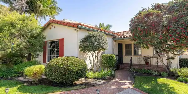 2689 Narcissus Drive