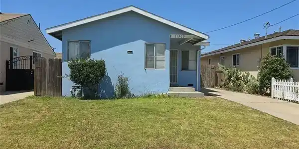 11909 Cedar