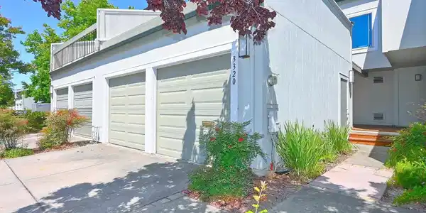 3320 Kimberly Way