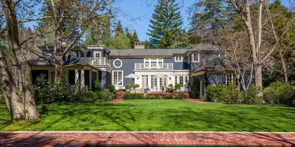 192 Fair Oaks Lane
