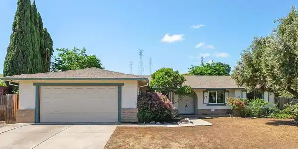 17 Kingswood Dr