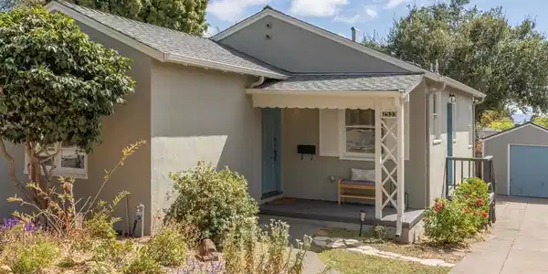 2533 Rampart St