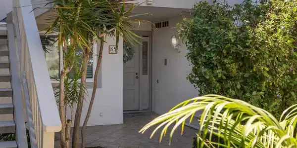 85 Kingston Court W