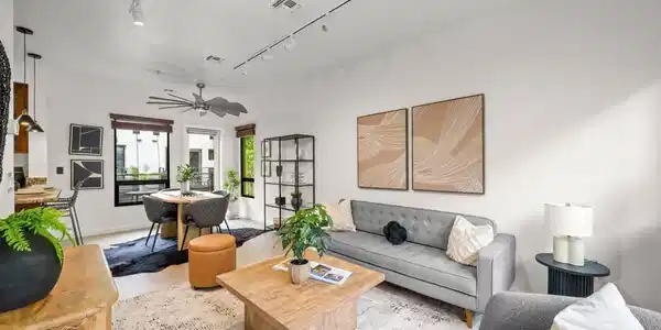 903 Zephyr Dr