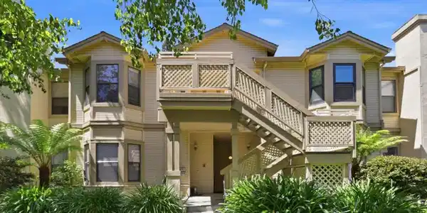 979 La Mesa Terrace