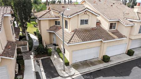 25186 Via Las Palmas