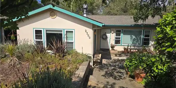 2300 Pineridge Drive