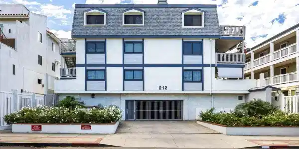212 E Imperial Avenue