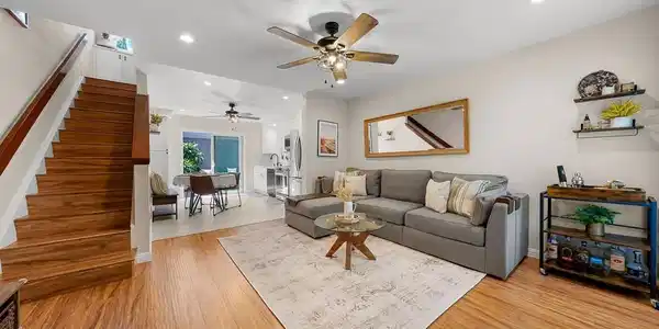 8726 Villa La Jolla Dr