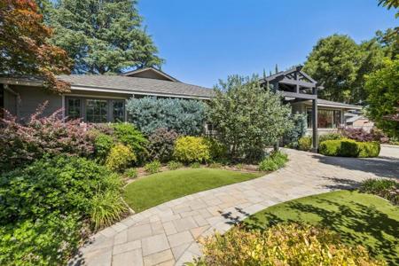 546 Cecelia Court