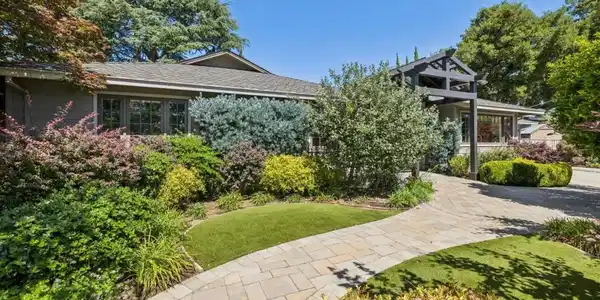 546 Cecelia Court