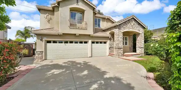 11 Meadows Ct