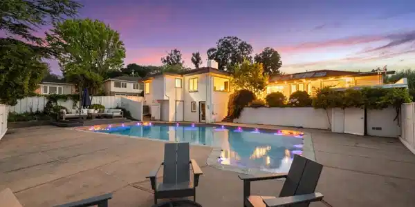 2550 Hayward Drive