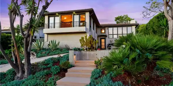 2912 Via Alvarado