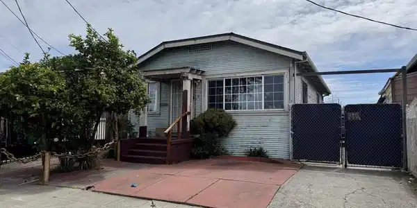 1042 69th Ave
