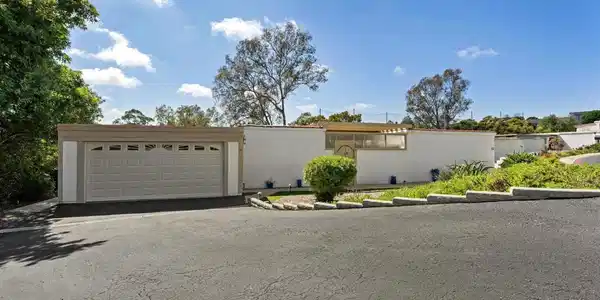 3621 Vista Campana S