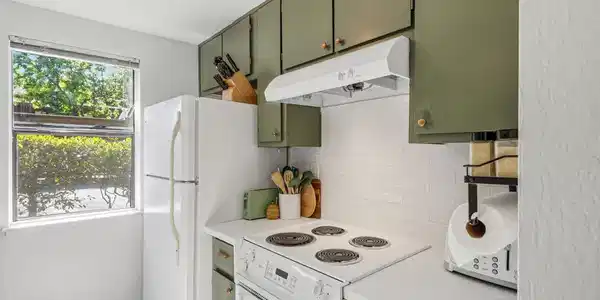 820 Camelback Place