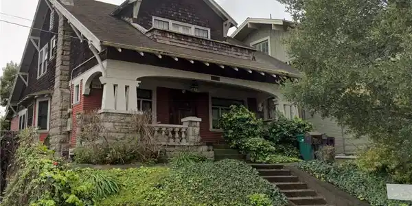 3868 Greenwood