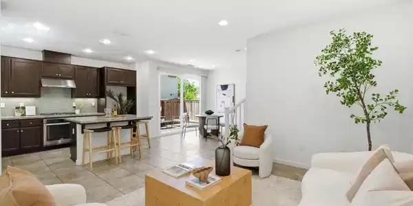 1563 Middle Lane
