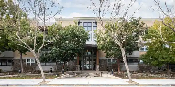 4388 El Camino Real