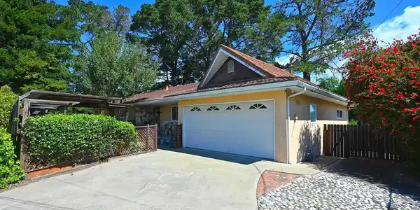2476 Diane Drive