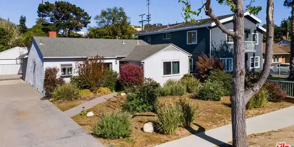 3104 Military Avenue
