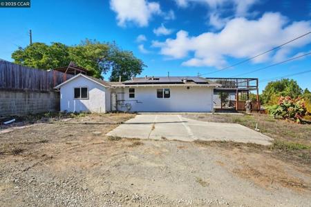 1207 1/2 Warren Ave