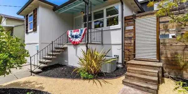 843 W I Street