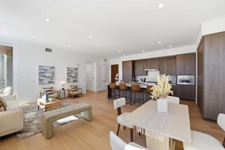 4880 El Camino Real