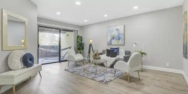 999 W Evelyn Terrace