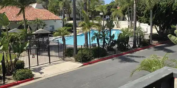 4044 Loma Riviera Cir