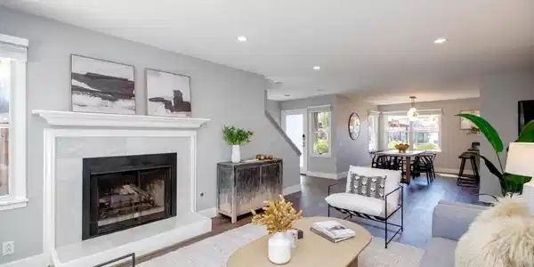 641 Centre Ct