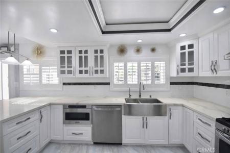 5302 Clark Circle